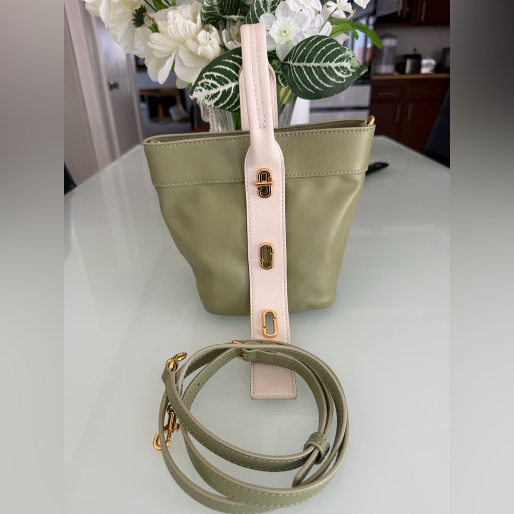 NWOT Marc Jacobs Olive and Cream Mini Bucket Bag with Gold Hardware